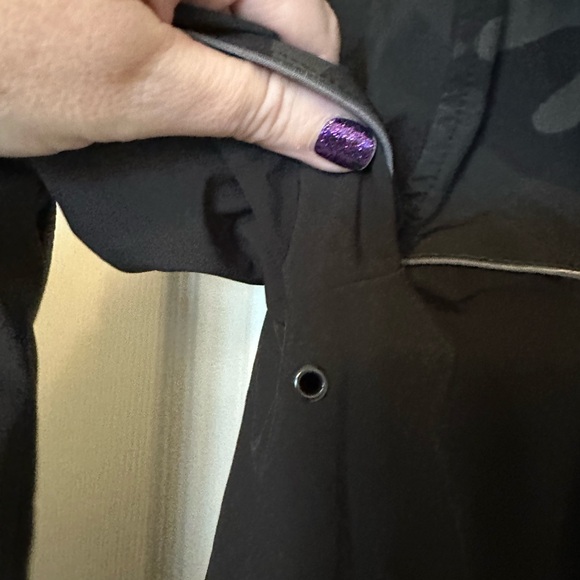 Hollister Wind Breaker Hoodie camo and black med - Picture 7 of 7